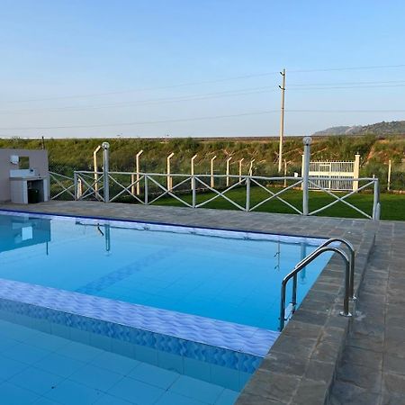 1 Bedroom Fully Furnished Luxurious Apartment Voi Town Dış mekan fotoğraf