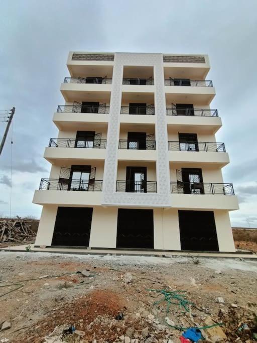 1 Bedroom Fully Furnished Luxurious Apartment Voi Town Dış mekan fotoğraf
