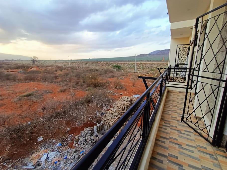 1 Bedroom Fully Furnished Luxurious Apartment Voi Town Dış mekan fotoğraf